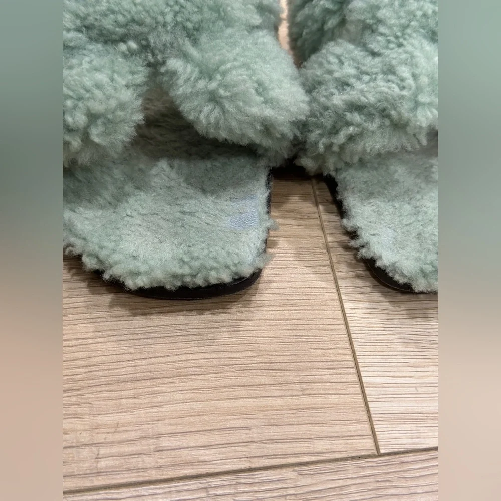 SOLDDDDHermes oran in light green shearling size 39. - Picture 4 of 10